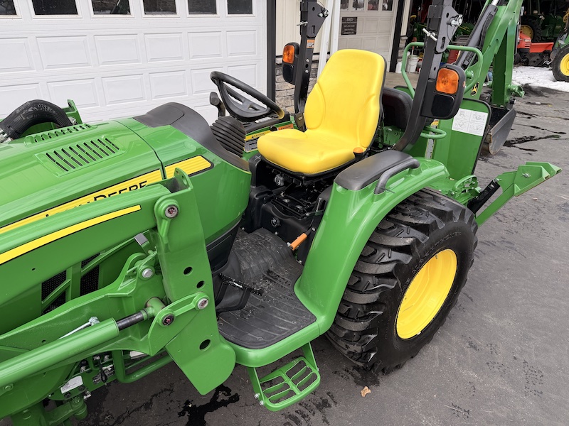 2023 John Deere 3046R Tractor Loader Backhoe - Image 9