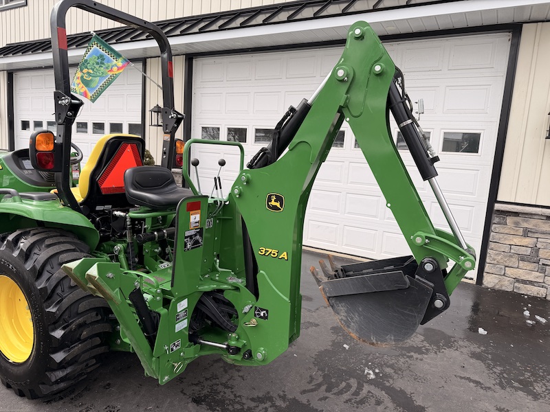 2023 John Deere 3046R Tractor Loader Backhoe - Image 11
