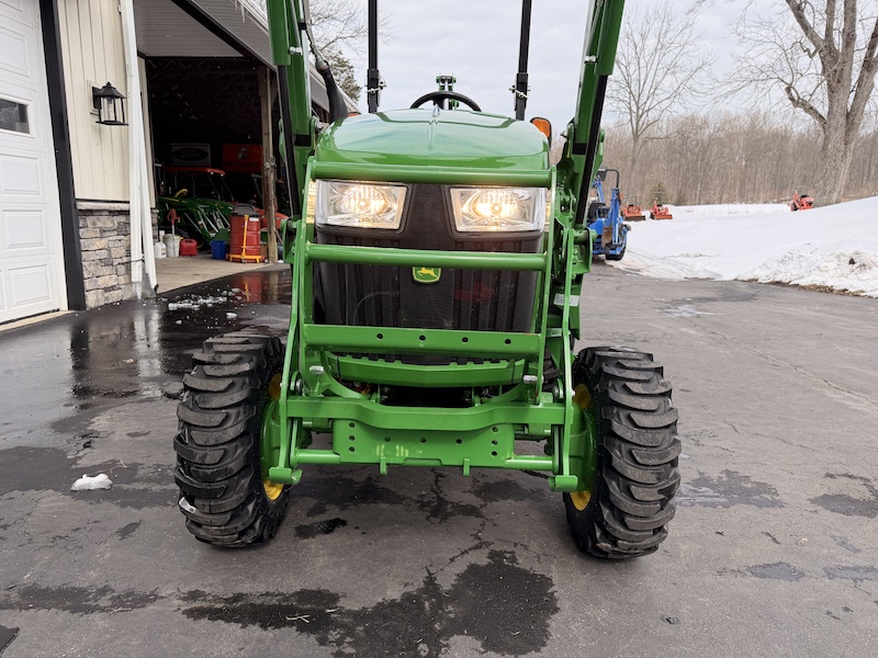 2023 John Deere 3046R Tractor Loader Backhoe - Image 16