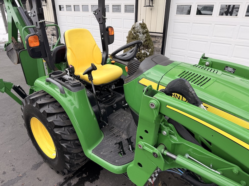 2023 John Deere 3046R Tractor Loader Backhoe - Image 25