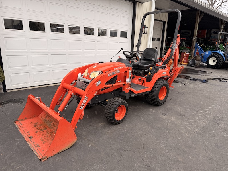 2010 Kubota BX25 Tractor Loader Backhoe - Image 3