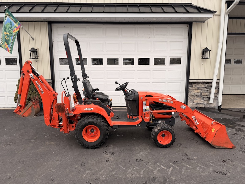 2010 Kubota BX25 Tractor Loader Backhoe