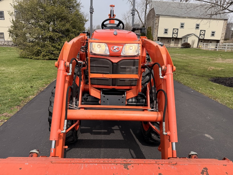 2013 Kubota B3300 Tractor Loader Backhoe - Image 7