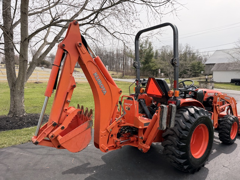2013 Kubota B3300 Tractor Loader Backhoe - Image 15