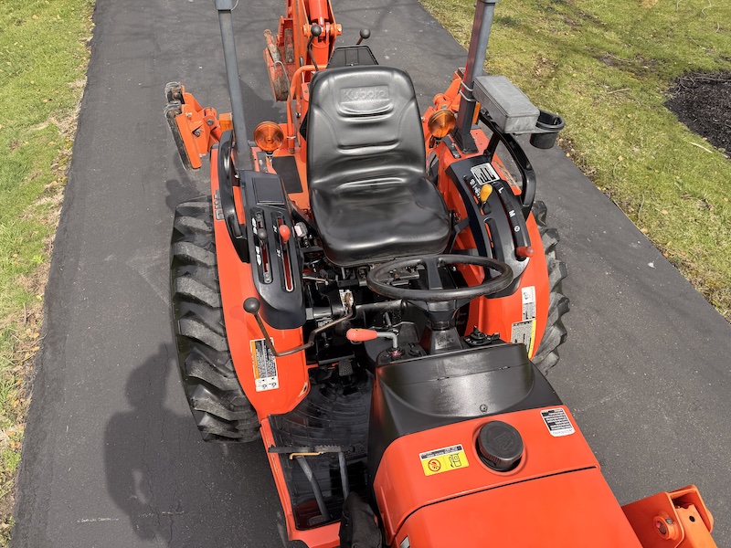 2013 Kubota B3300 Tractor Loader Backhoe - Image 17