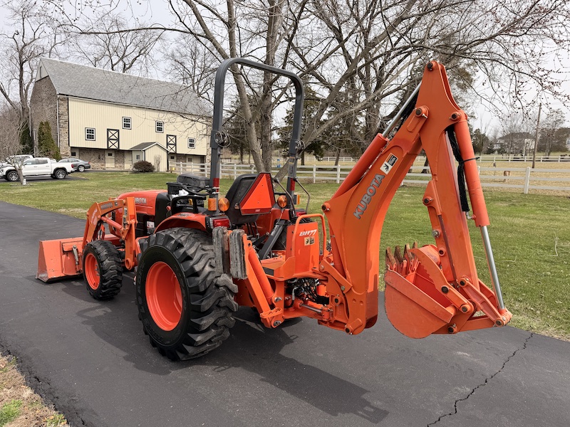 2013 Kubota B3300 Tractor Loader Backhoe - Image 22