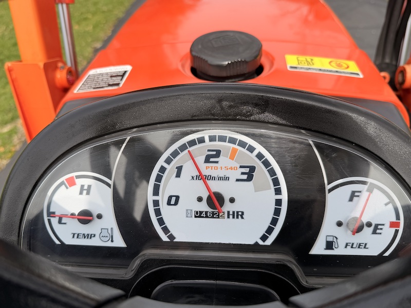 2013 Kubota B3300 Tractor Loader Backhoe - Image 28