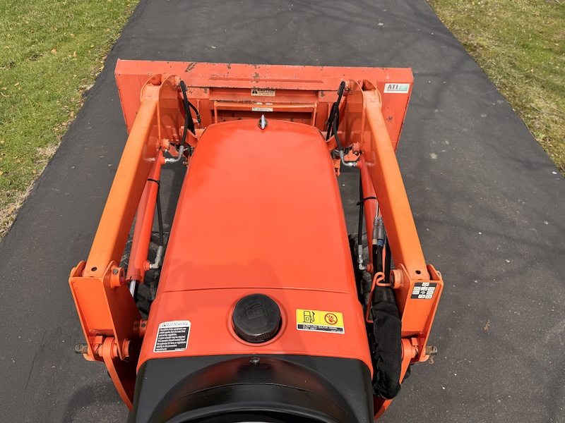 2013 Kubota B3300 Tractor Loader Backhoe - Image 29