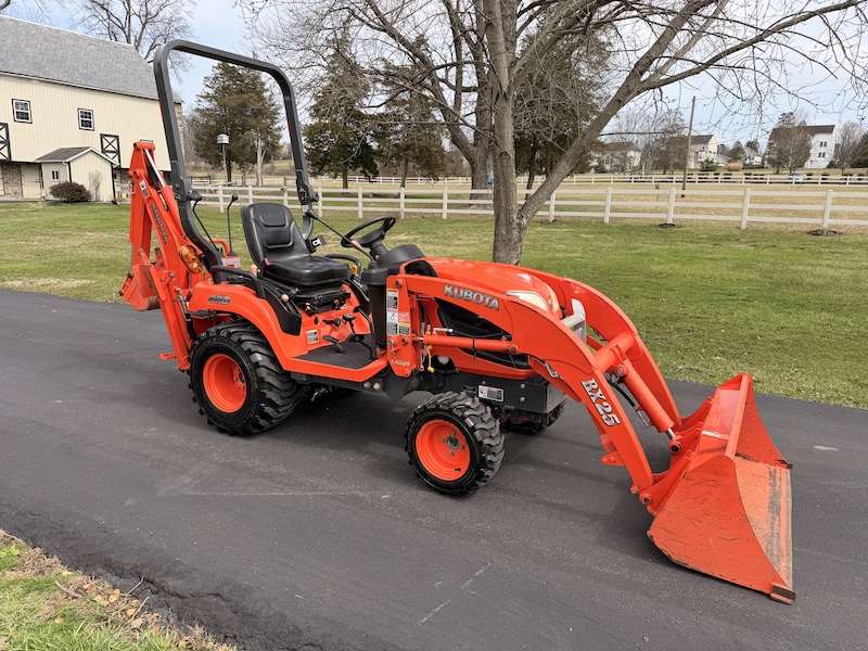 2009 Kubota BX25 Tractor Loader Backhoe - Image 3
