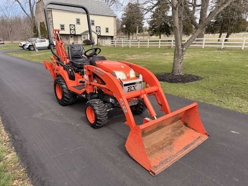 2009 Kubota BX25 Tractor Loader Backhoe - Image 4