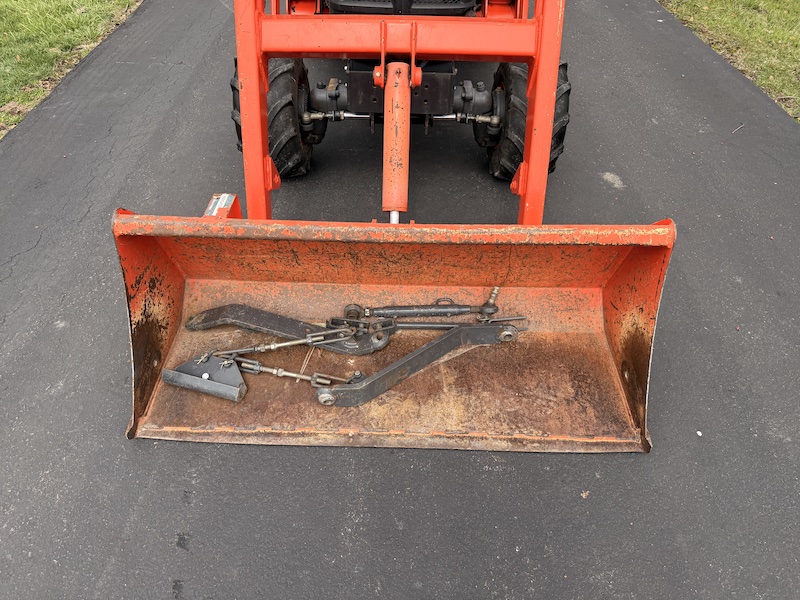 2003 Kubota BX22 Tractor Loader Backhoe - Image 6