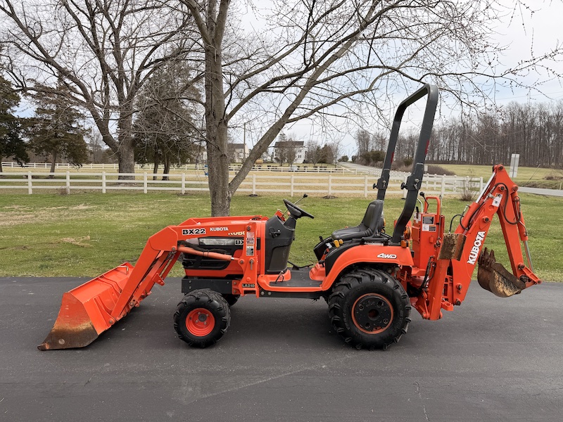 2003 Kubota BX22 Tractor Loader Backhoe - Image 13