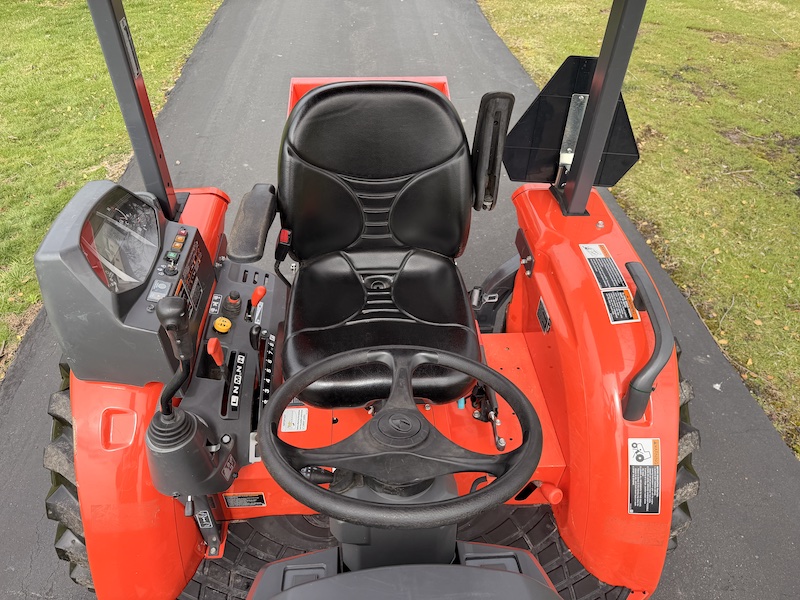 2023 Kubota L47 Tractor Laoder - Image 17