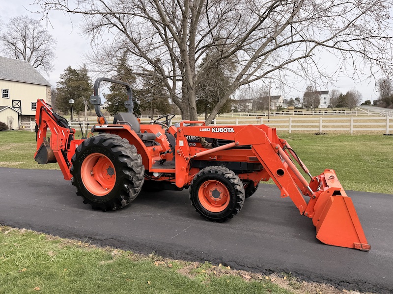 2002 Kubota Grand L3710 Tractor Loader Backhoe - Image 3