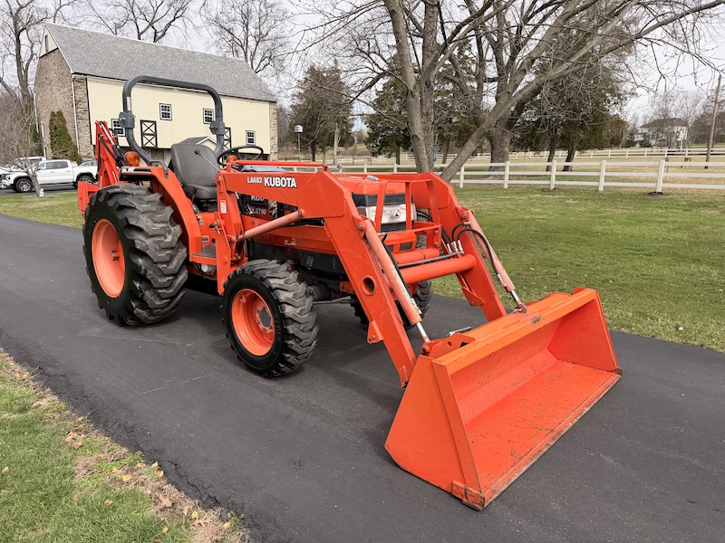 2002 Kubota Grand L3710 Tractor Loader Backhoe - Image 4