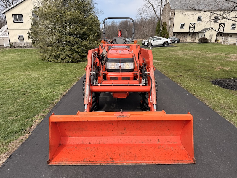 2002 Kubota Grand L3710 Tractor Loader Backhoe - Image 5