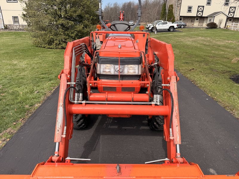 2002 Kubota Grand L3710 Tractor Loader Backhoe - Image 7