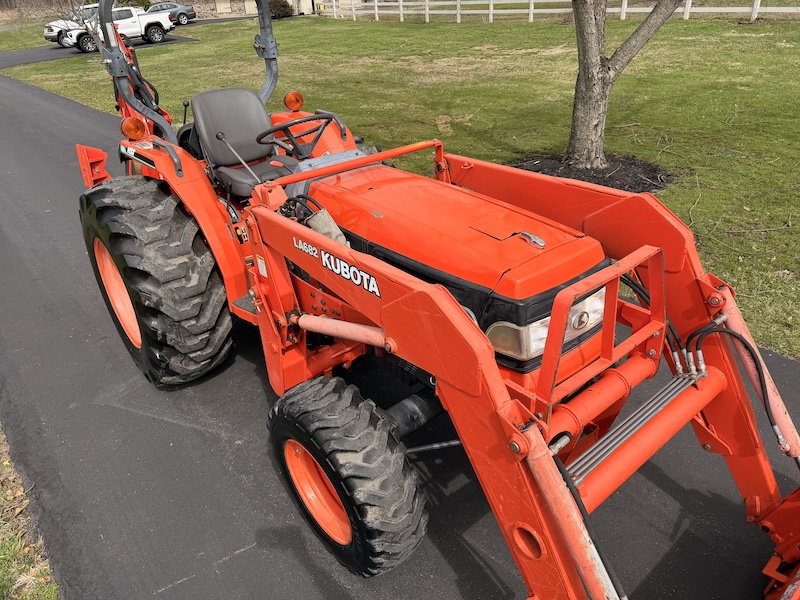 2002 Kubota Grand L3710 Tractor Loader Backhoe - Image 8