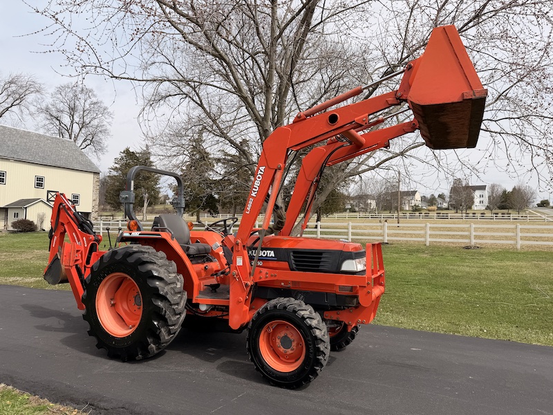 2002 Kubota Grand L3710 Tractor Loader Backhoe - Image 12