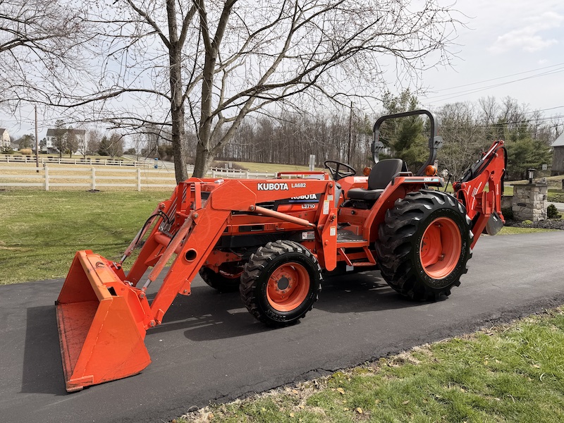 2002 Kubota Grand L3710 Tractor Loader Backhoe - Image 22