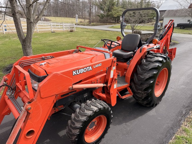 2002 Kubota Grand L3710 Tractor Loader Backhoe - Image 23