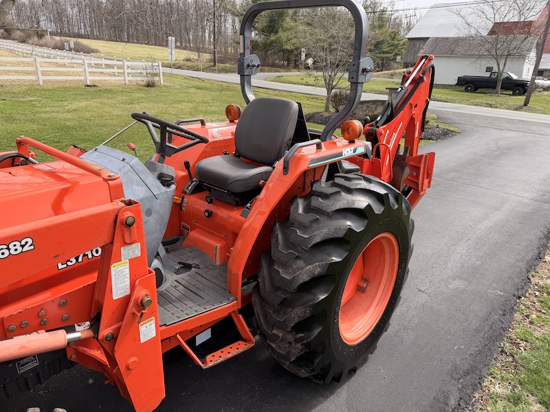 2002 Kubota Grand L3710 Tractor Loader Backhoe - Image 24