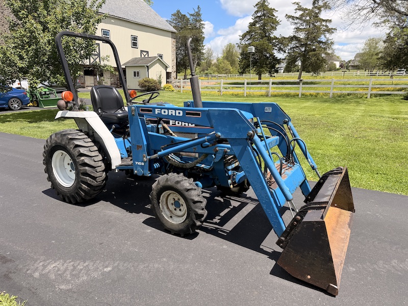 1989 Ford 1320 Tractor Loader - Image 5
