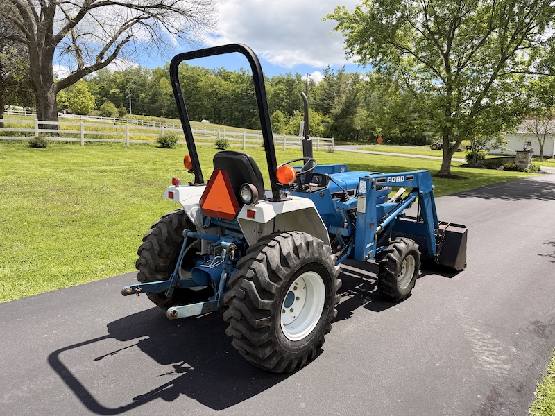 1989 Ford 1320 Tractor Loader - Image 7