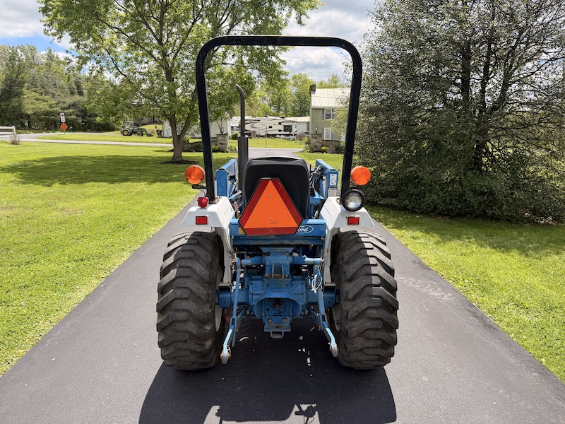 1989 Ford 1320 Tractor Loader - Image 8