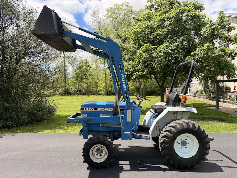 1989 Ford 1320 Tractor Loader - Image 11