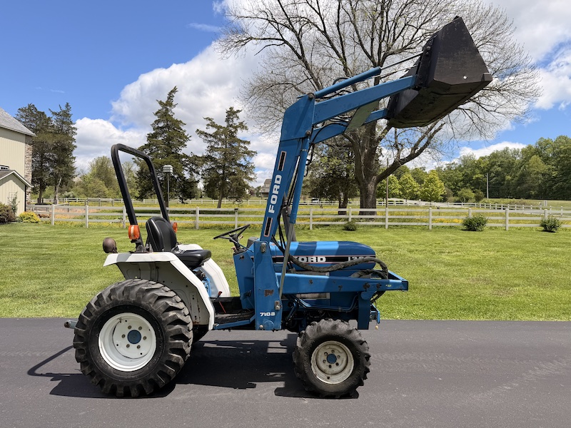 1989 Ford 1320 Tractor Loader - Image 14