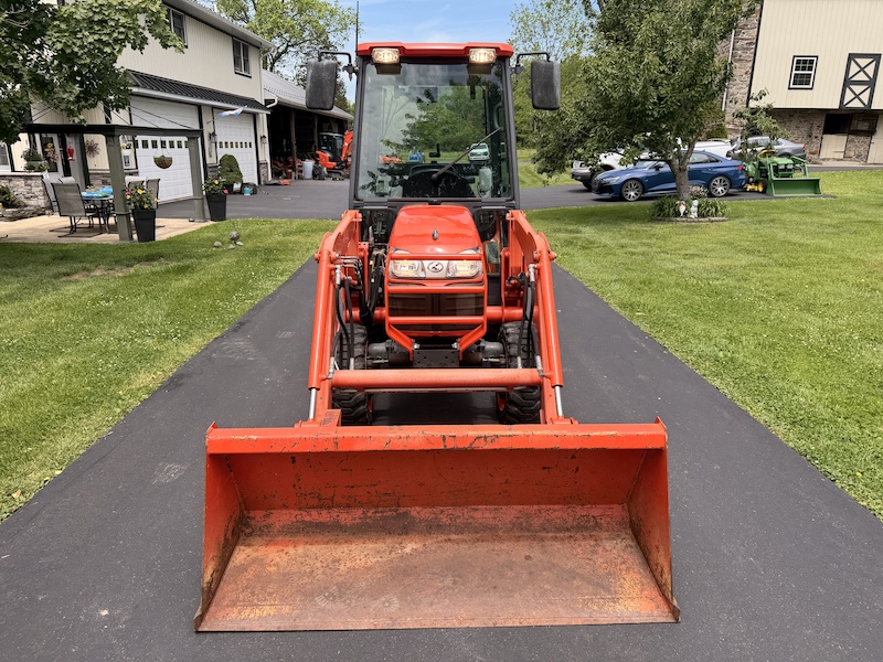 2012 Kubota B3000 Tractor Loader Cab - Image 5