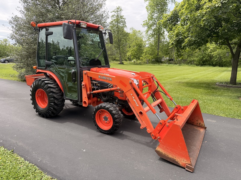 2012 Kubota B3000 Tractor Loader Cab - Image 20