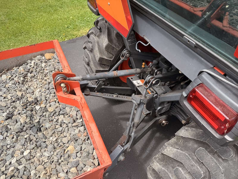 2012 Kubota B3000 Tractor Loader Cab - Image 24