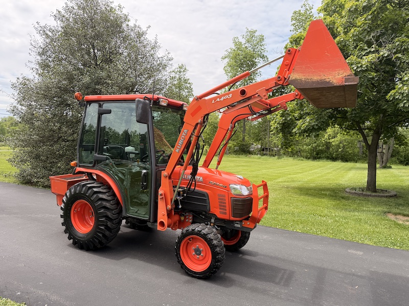 2012 Kubota B3000 Tractor Loader Cab - Image 26