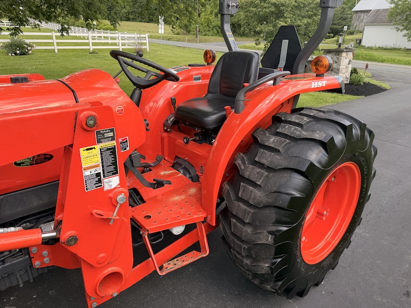 2013 Kubota L4600 Tractor Loader - Image 24