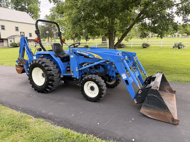2007 New Holland T1510 Tractor Loader Backhoe - Image 3