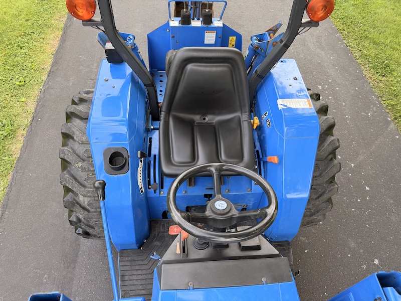 2007 New Holland T1510 Tractor Loader Backhoe - Image 9