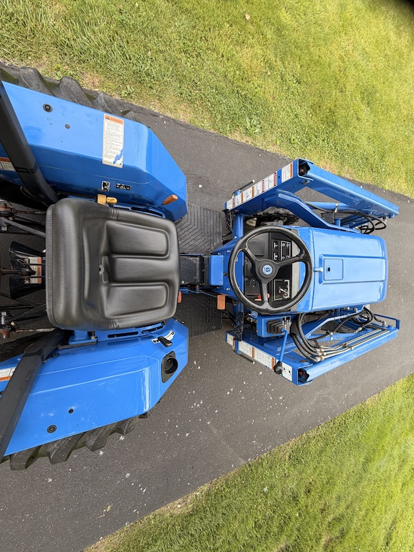 2007 New Holland T1510 Tractor Loader Backhoe - Image 24