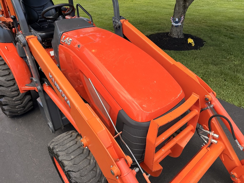 2014 Kubota L45 Commercial Tractor Loader Backhoe - Image 9