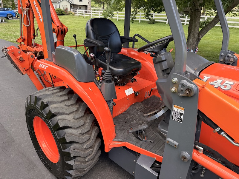 2014 Kubota L45 Commercial Tractor Loader Backhoe - Image 10