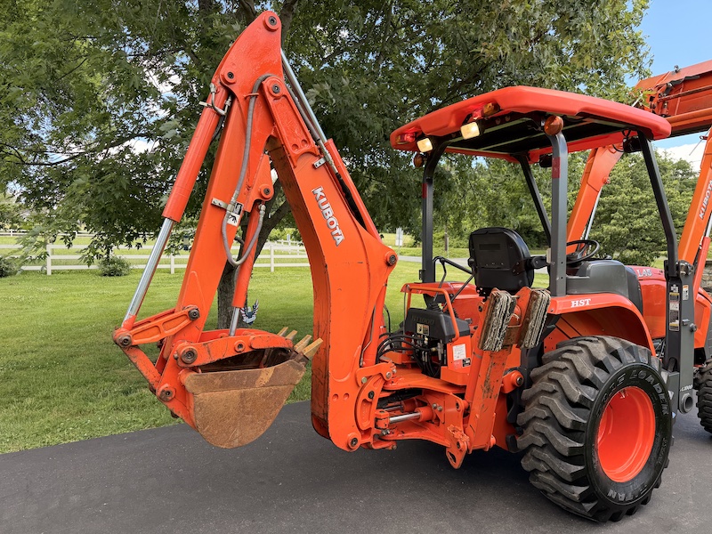 2014 Kubota L45 Commercial Tractor Loader Backhoe - Image 19