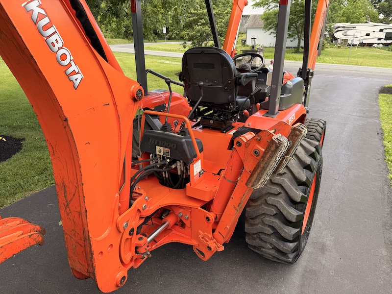 2014 Kubota L45 Commercial Tractor Loader Backhoe - Image 21