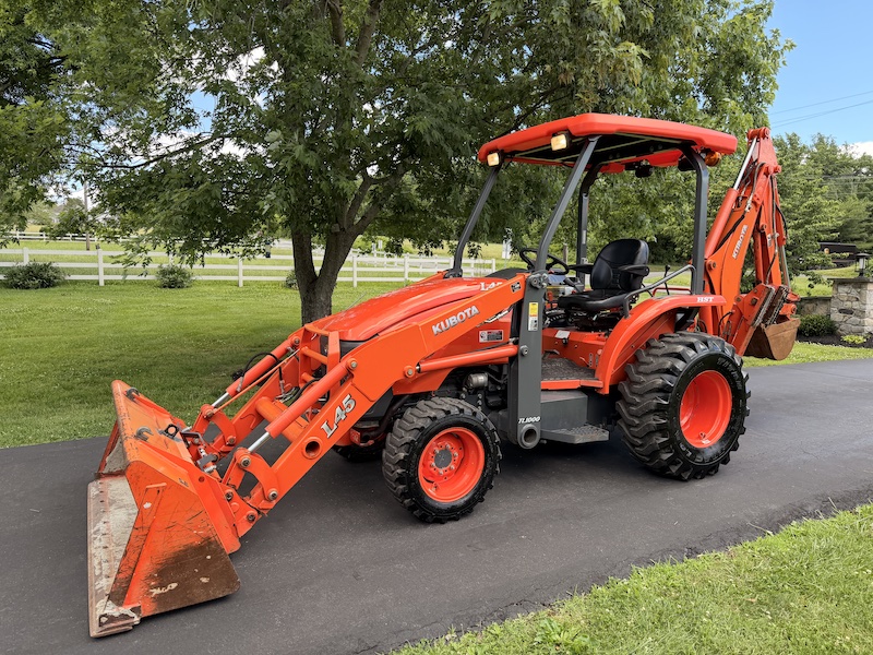 2014 Kubota L45 Commercial Tractor Loader Backhoe - Image 23
