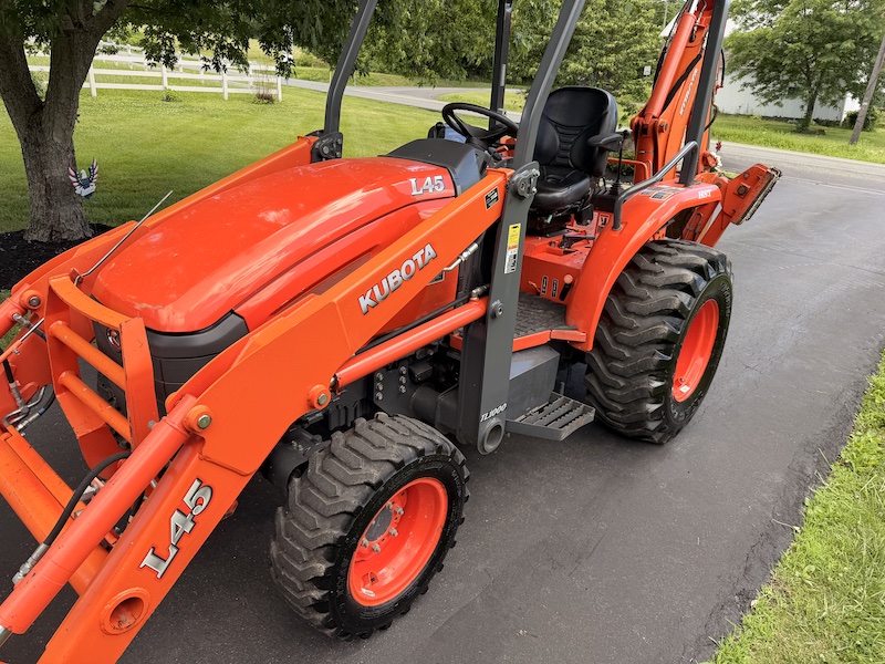 2014 Kubota L45 Commercial Tractor Loader Backhoe - Image 25