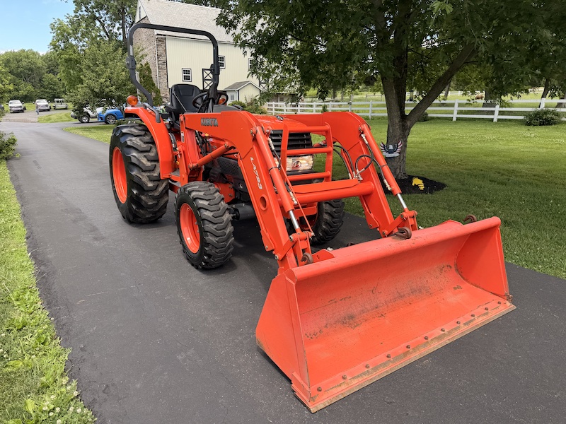 2002 Kubota Grand L3130 Tractor Loader - Image 4