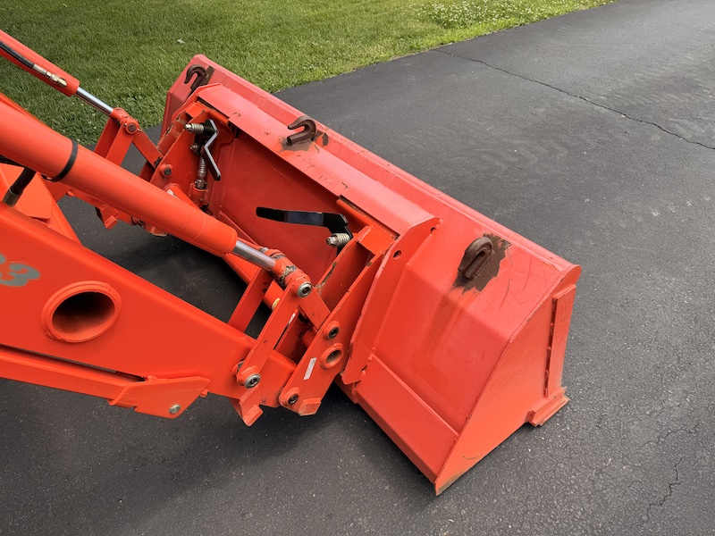 2002 Kubota Grand L3130 Tractor Loader - Image 9