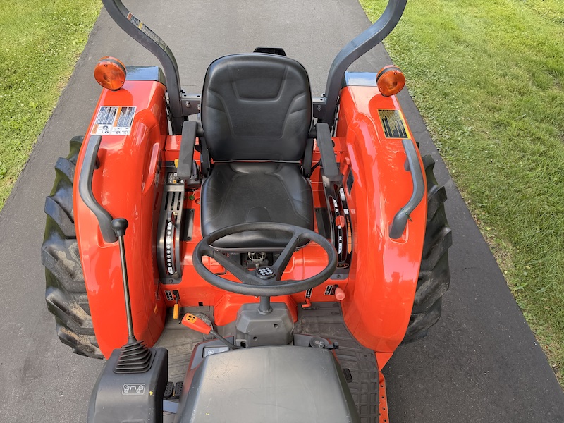 2002 Kubota Grand L3130 Tractor Loader - Image 10