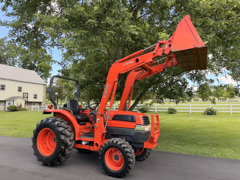 2002 Kubota Grand L3130 Tractor Loader - Image 12