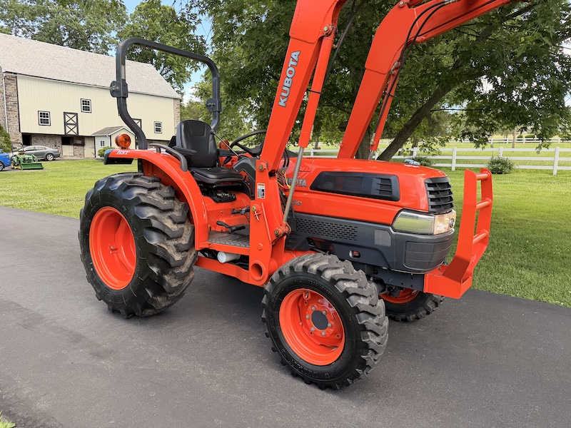 2002 Kubota Grand L3130 Tractor Loader - Image 13